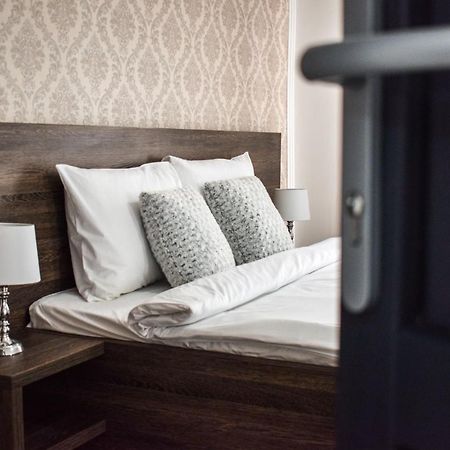 B House Rooms Iasi Ngoại thất bức ảnh