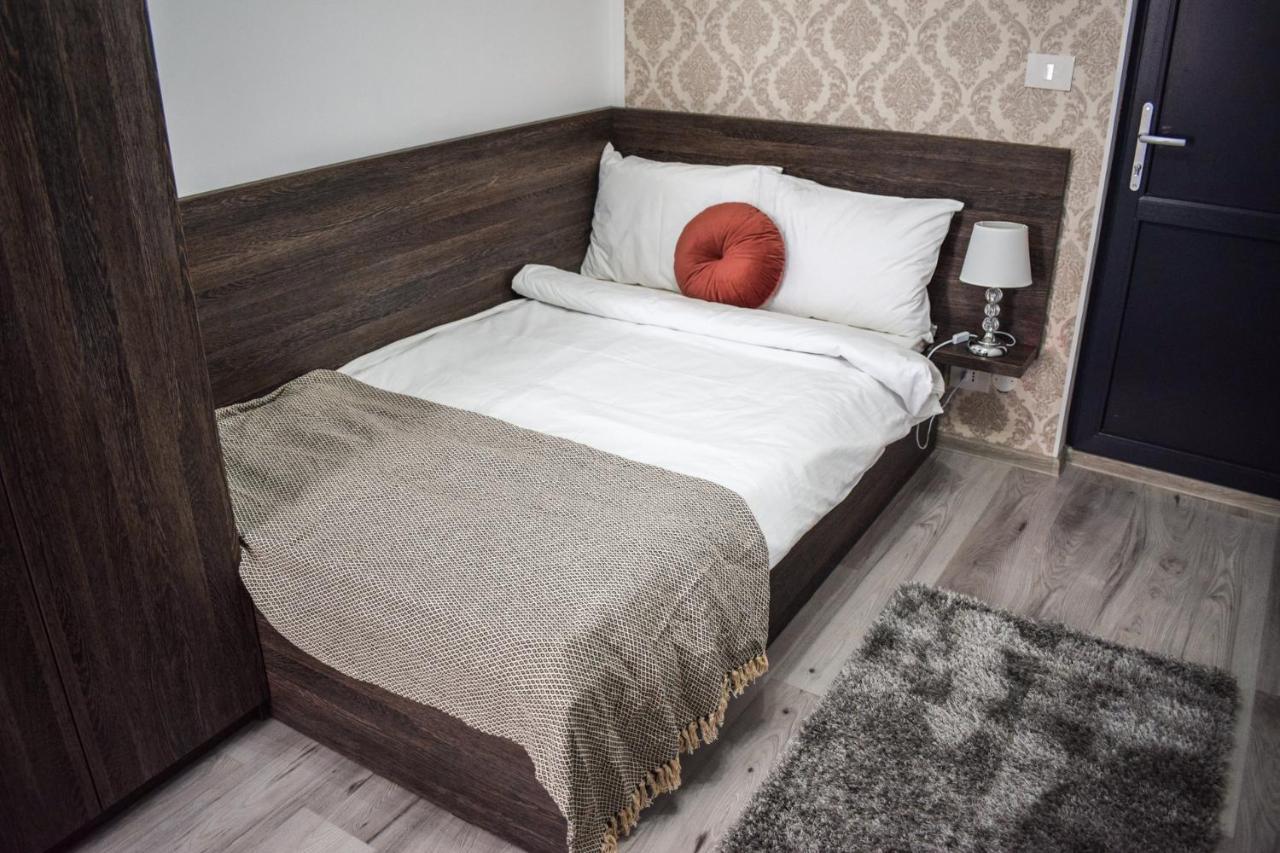 B House Rooms Iasi Ngoại thất bức ảnh