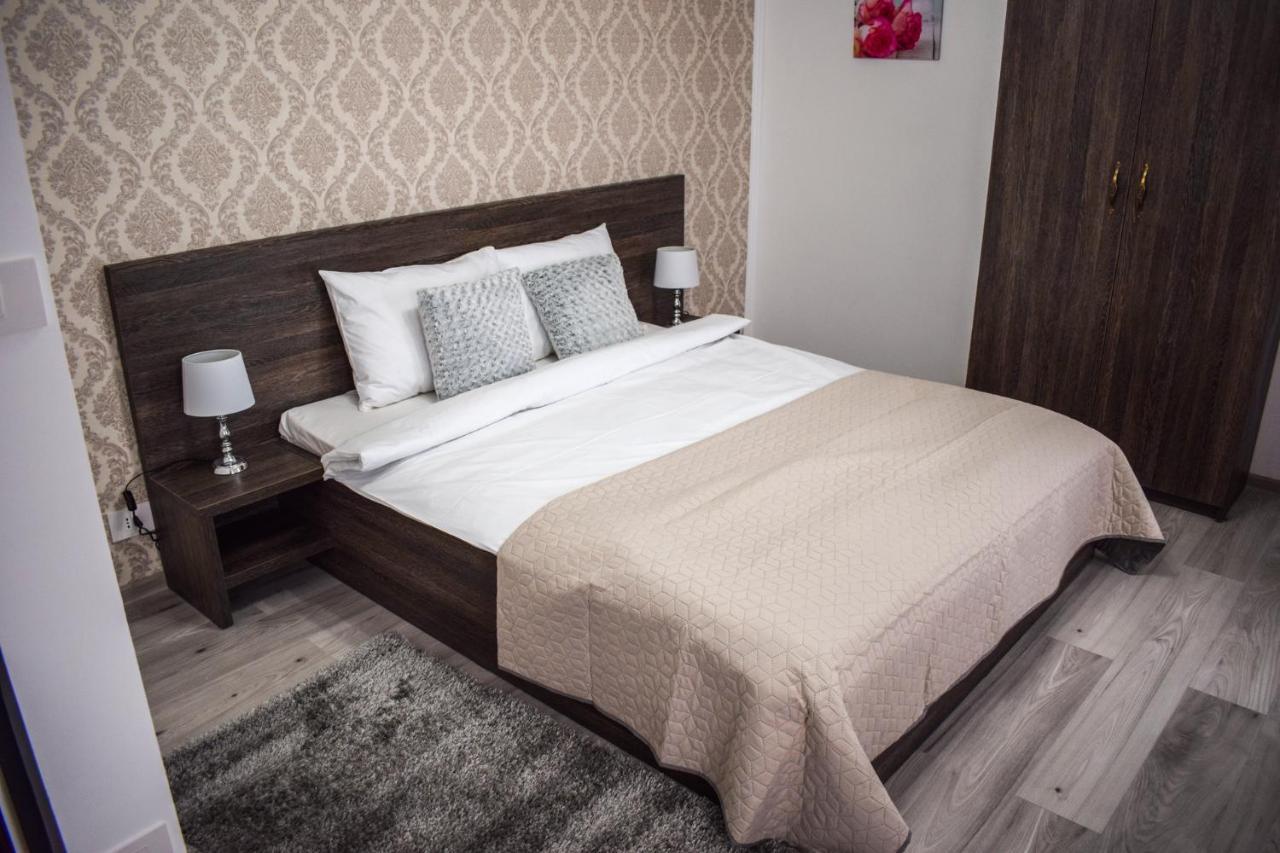 B House Rooms Iasi Ngoại thất bức ảnh