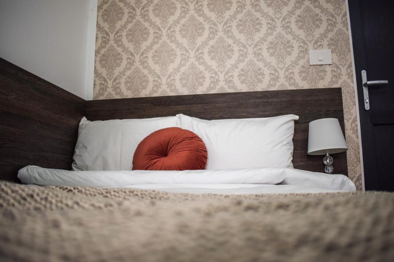 B House Rooms Iasi Ngoại thất bức ảnh