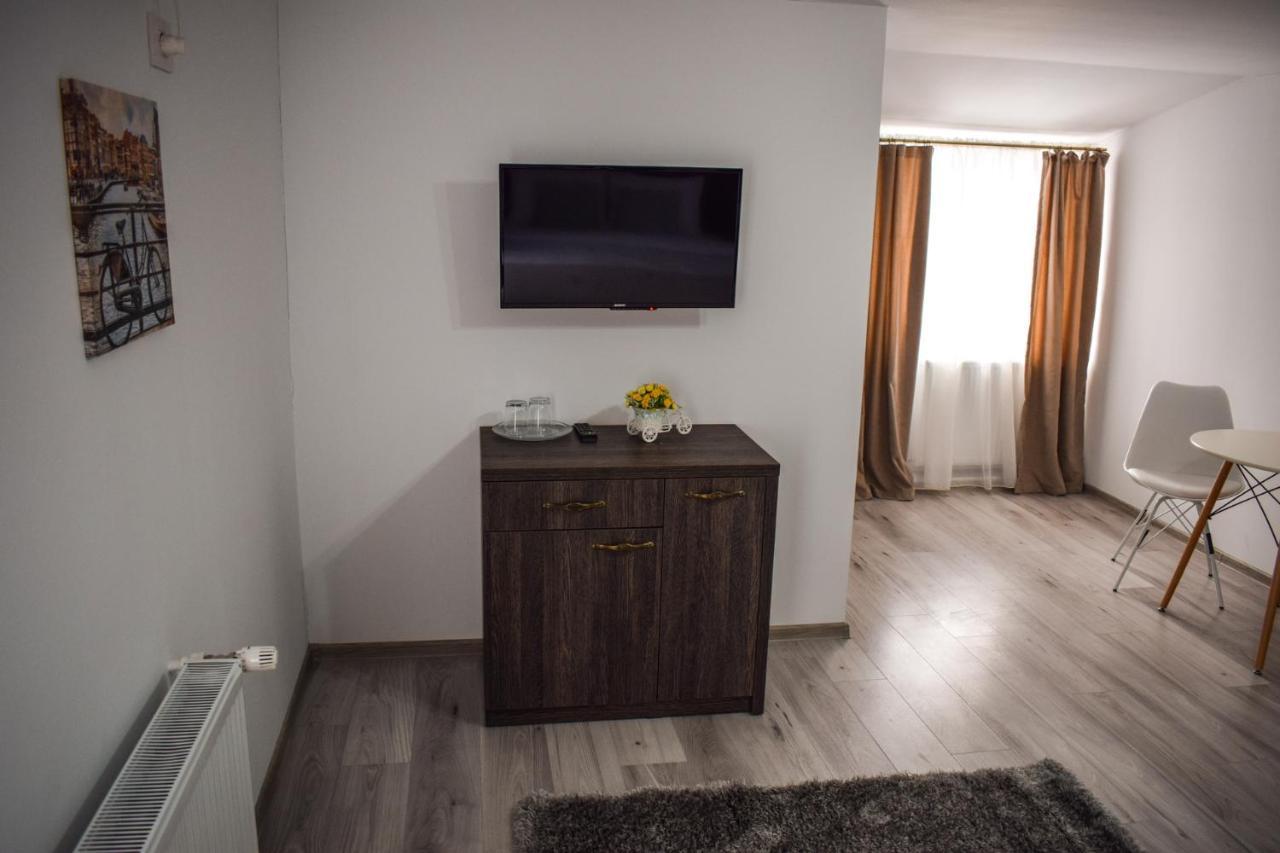 B House Rooms Iasi Ngoại thất bức ảnh