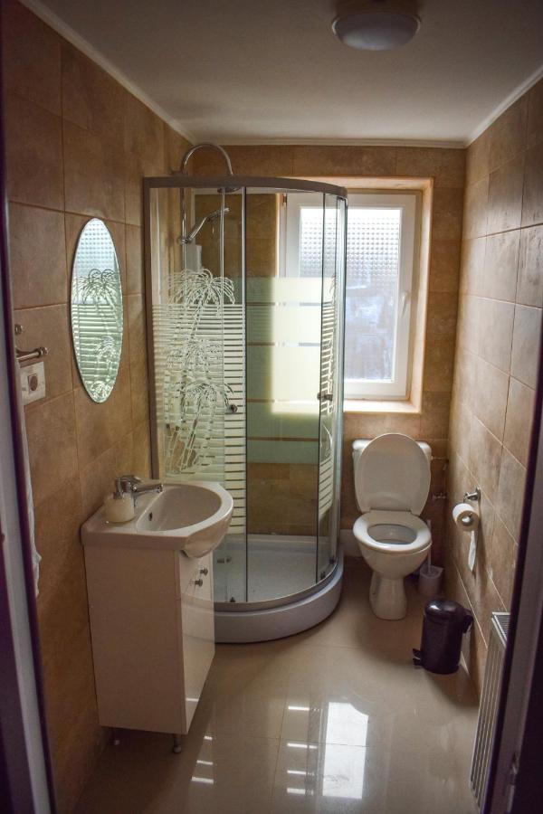 B House Rooms Iasi Ngoại thất bức ảnh