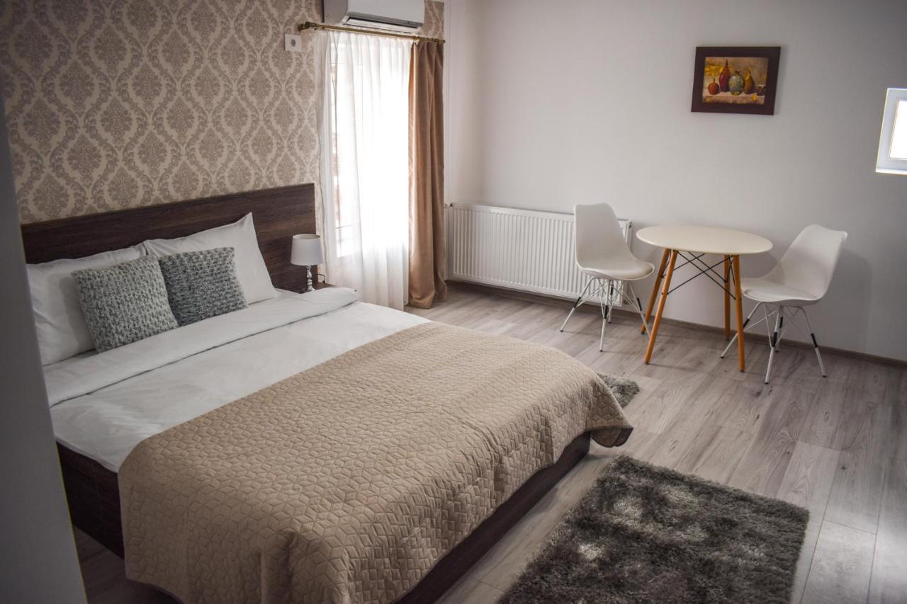 B House Rooms Iasi Ngoại thất bức ảnh